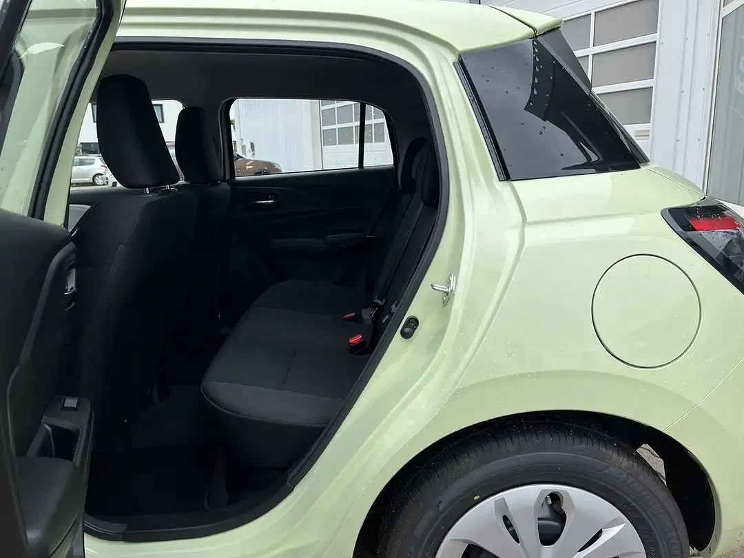 Suzuki Swift - Thumbnail 13