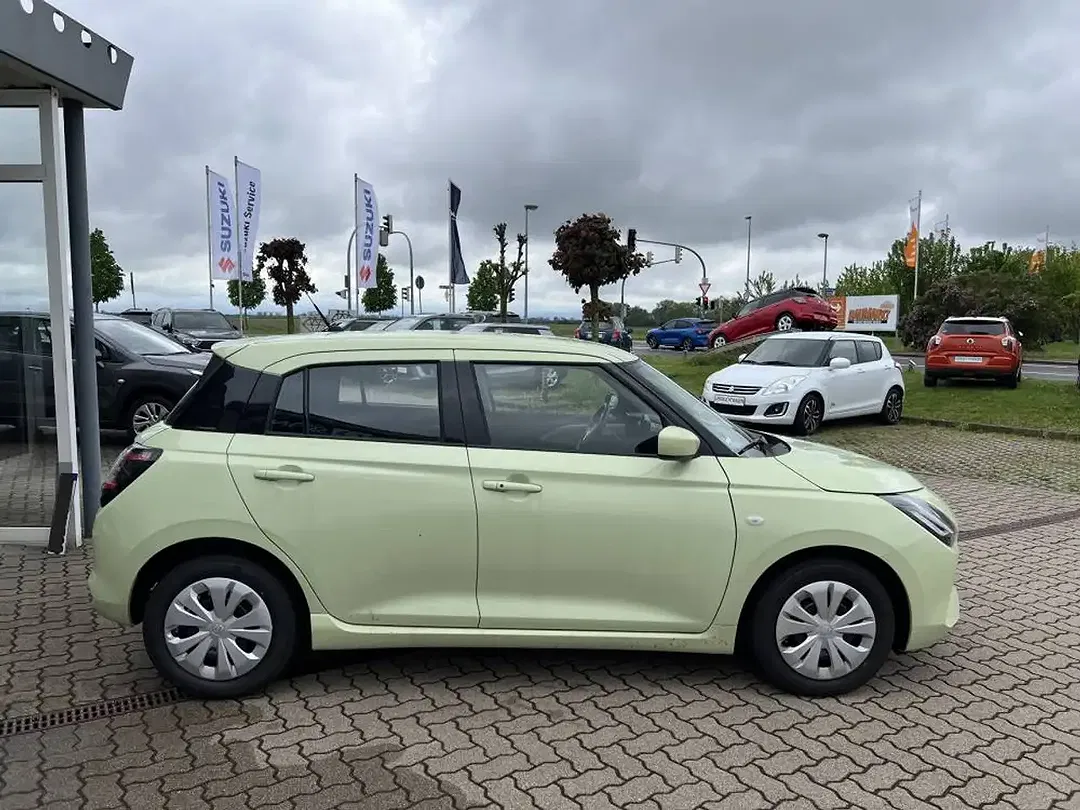 Suzuki Swift - Thumbnail 2