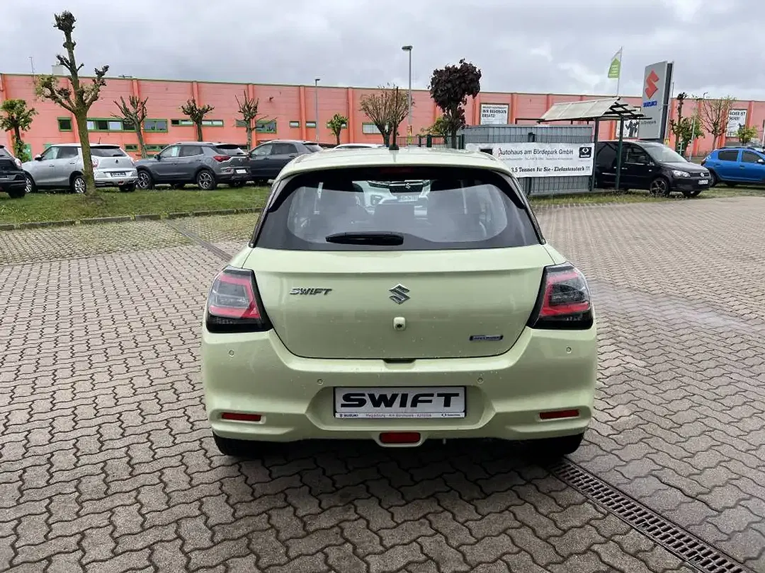 Suzuki Swift - Thumbnail 4