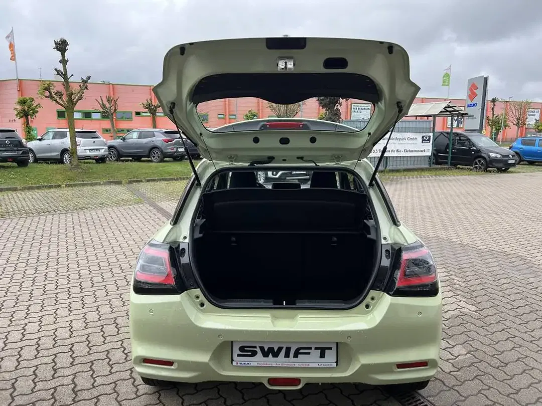 Suzuki Swift - Thumbnail 8