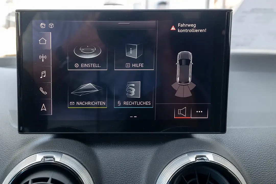Audi Q2 - Thumbnail 13