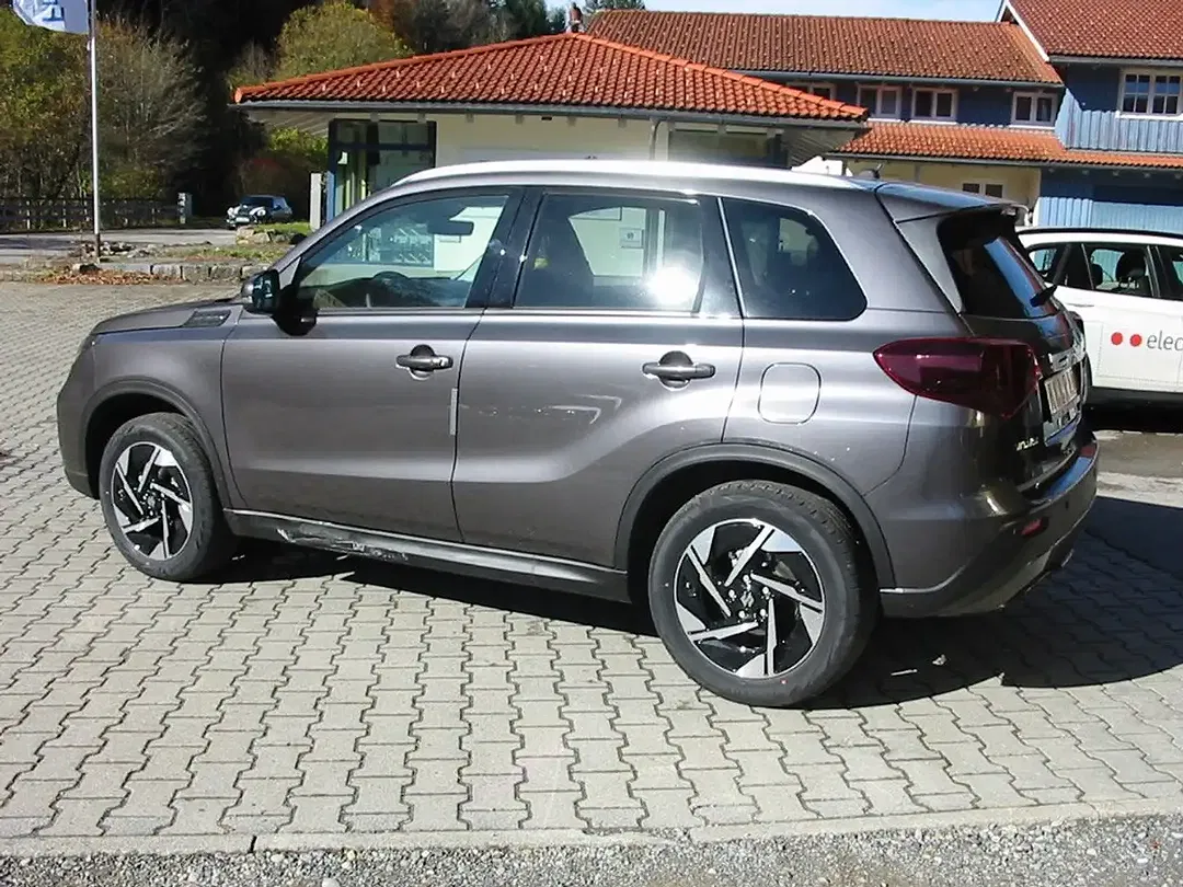 Suzuki Vitara - Thumbnail 10