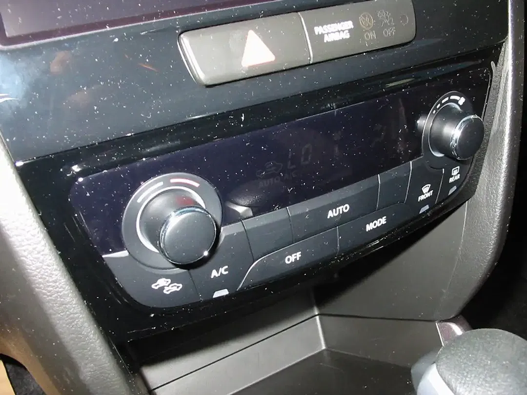 Suzuki Vitara - Thumbnail 16