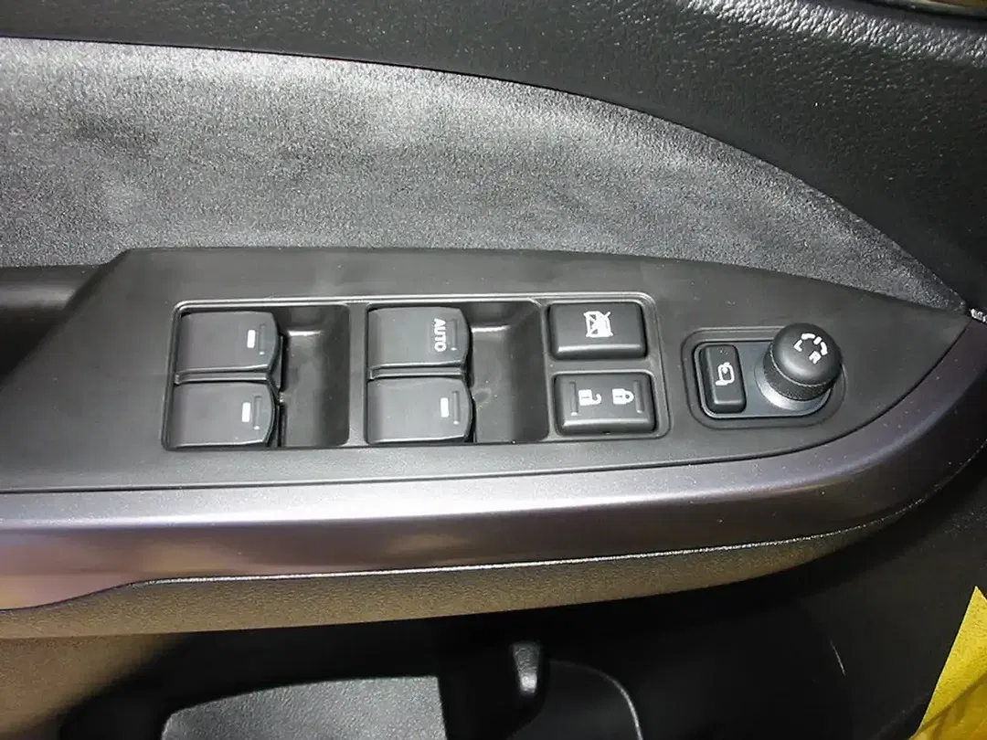 Suzuki Vitara - Thumbnail 21