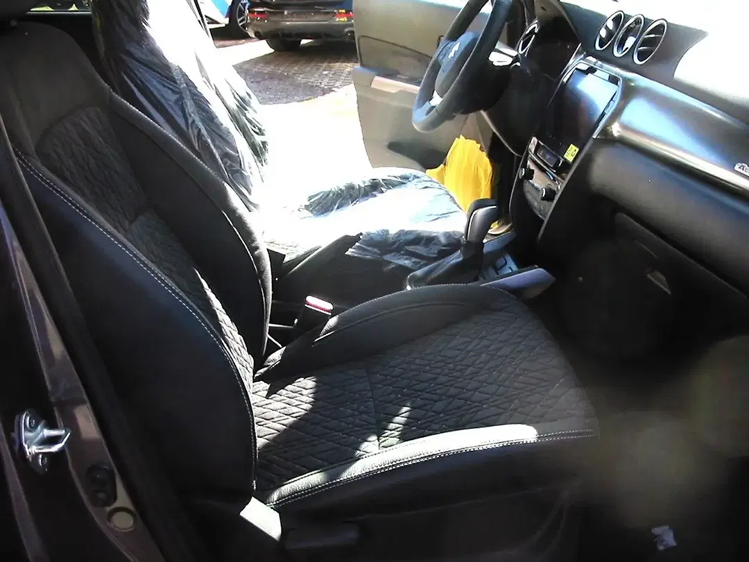 Suzuki Vitara - Thumbnail 22