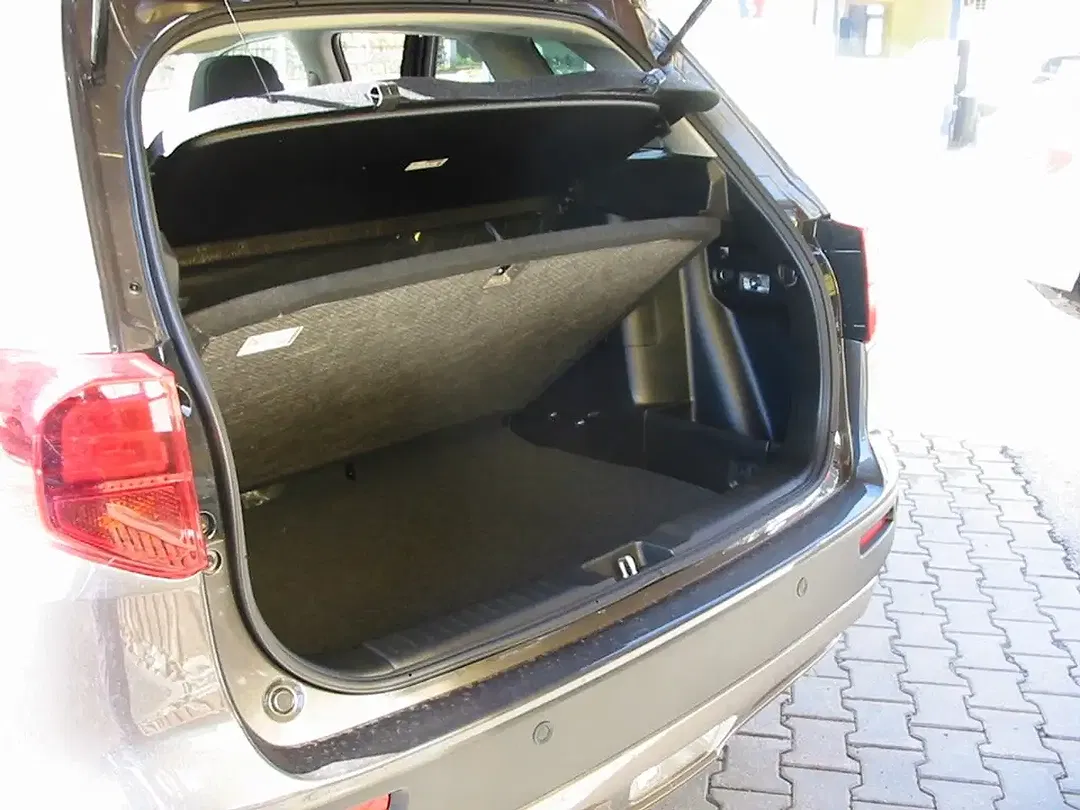 Suzuki Vitara - Thumbnail 30