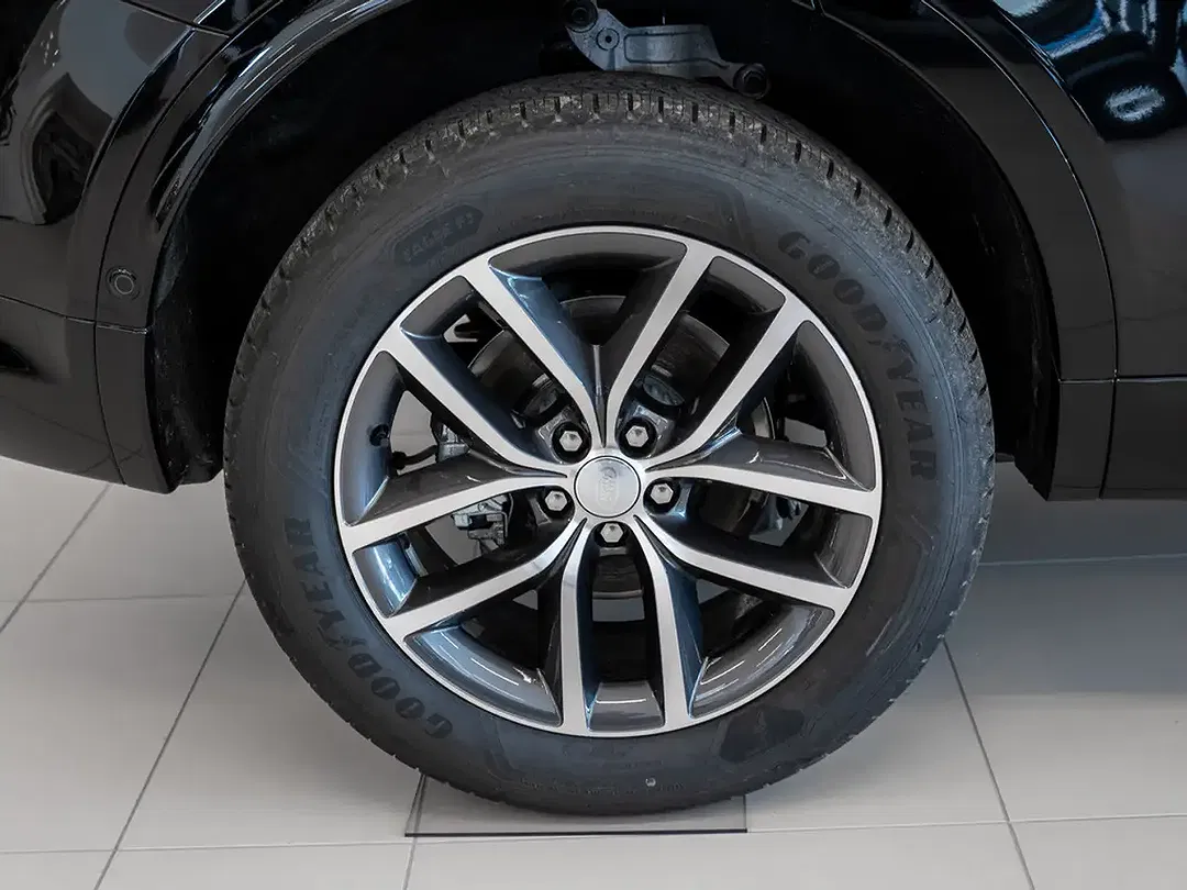 Land Rover Discovery Sport - Thumbnail 6