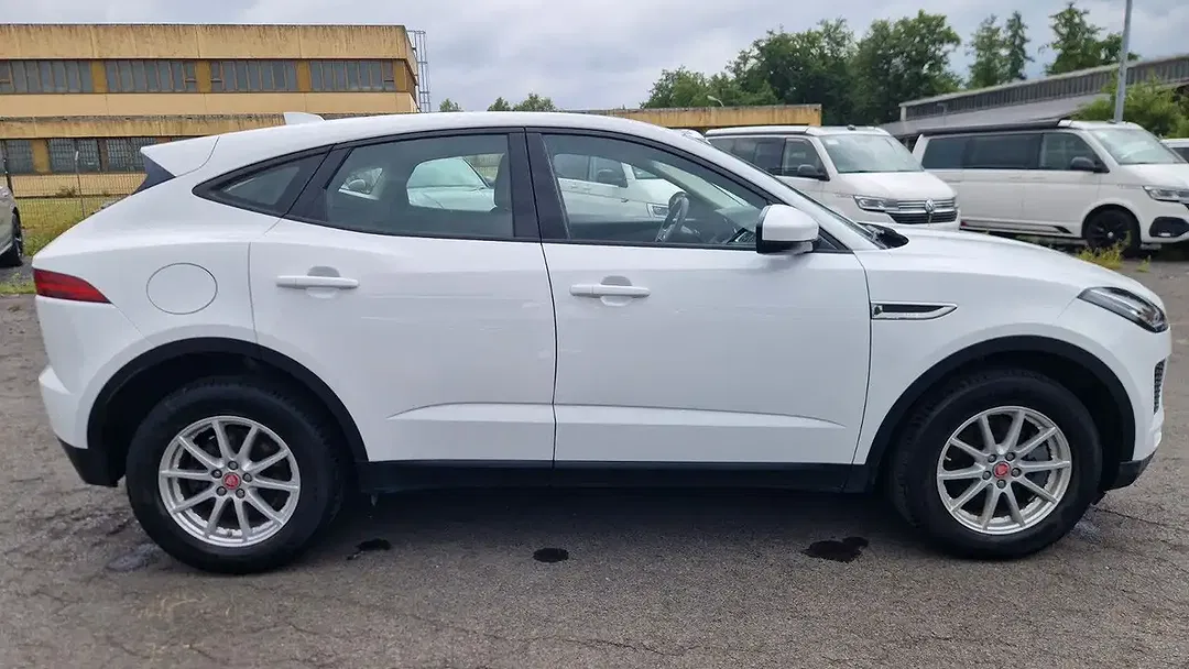 Jaguar E-Pace - Thumbnail 8