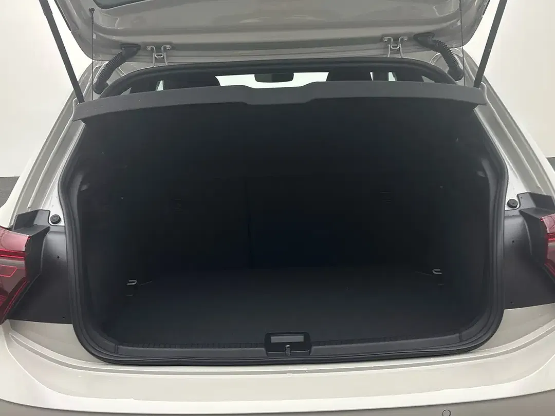 Volkswagen Polo - Thumbnail 12