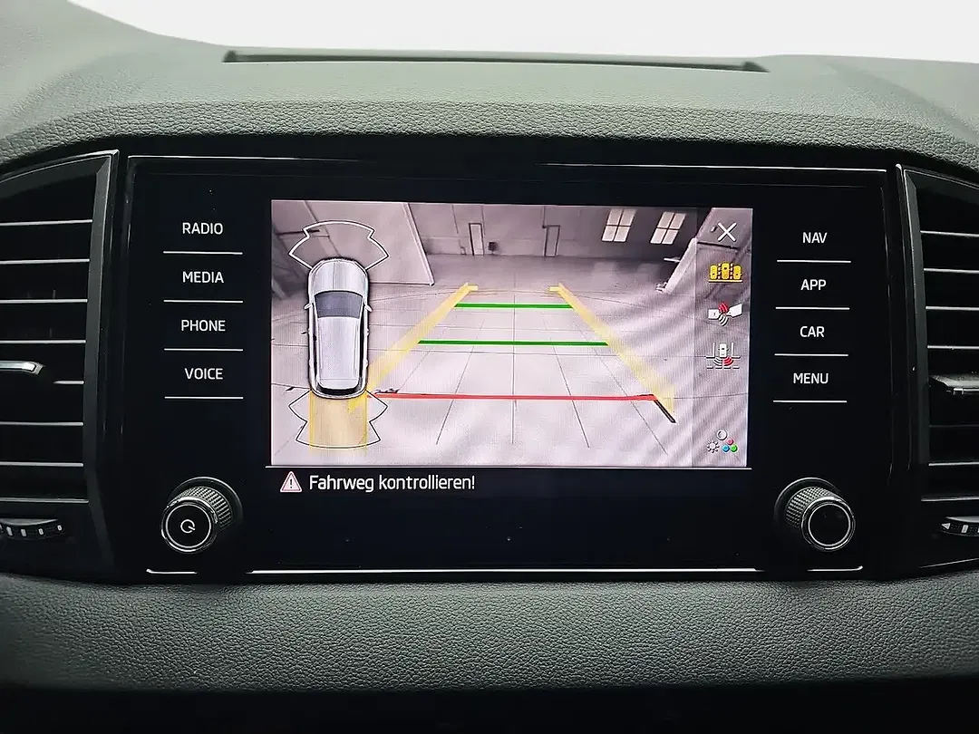 Skoda Karoq - Thumbnail 10