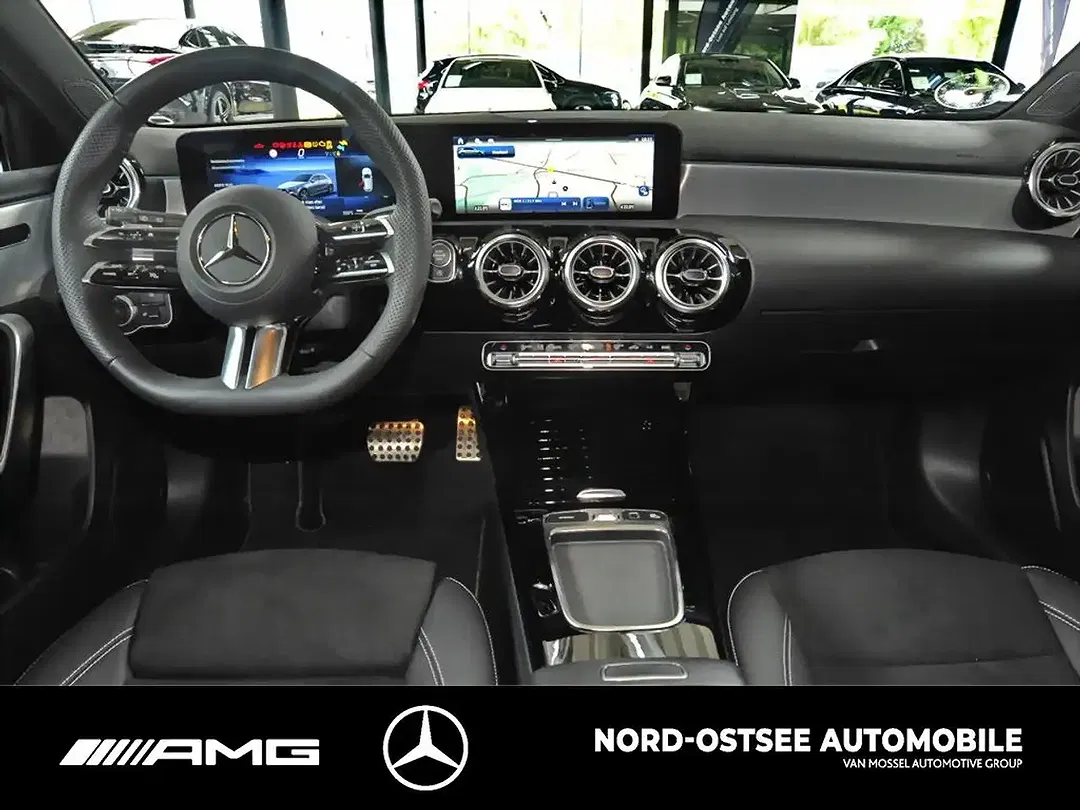 Mercedes-Benz A 200 - Thumbnail 12