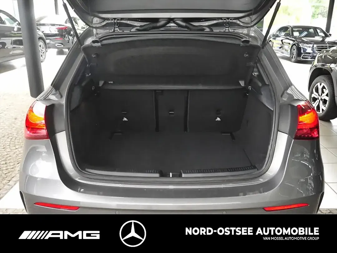 Mercedes-Benz A 200 - Thumbnail 13