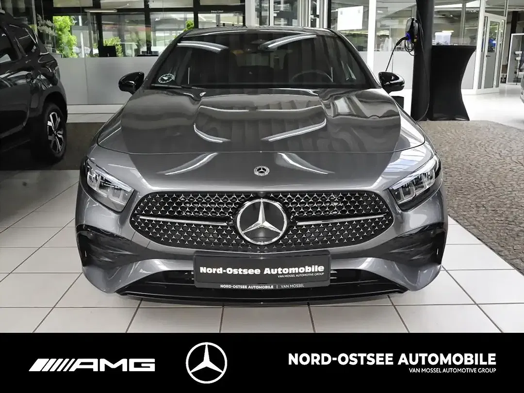 Mercedes-Benz A 200 - Thumbnail 2