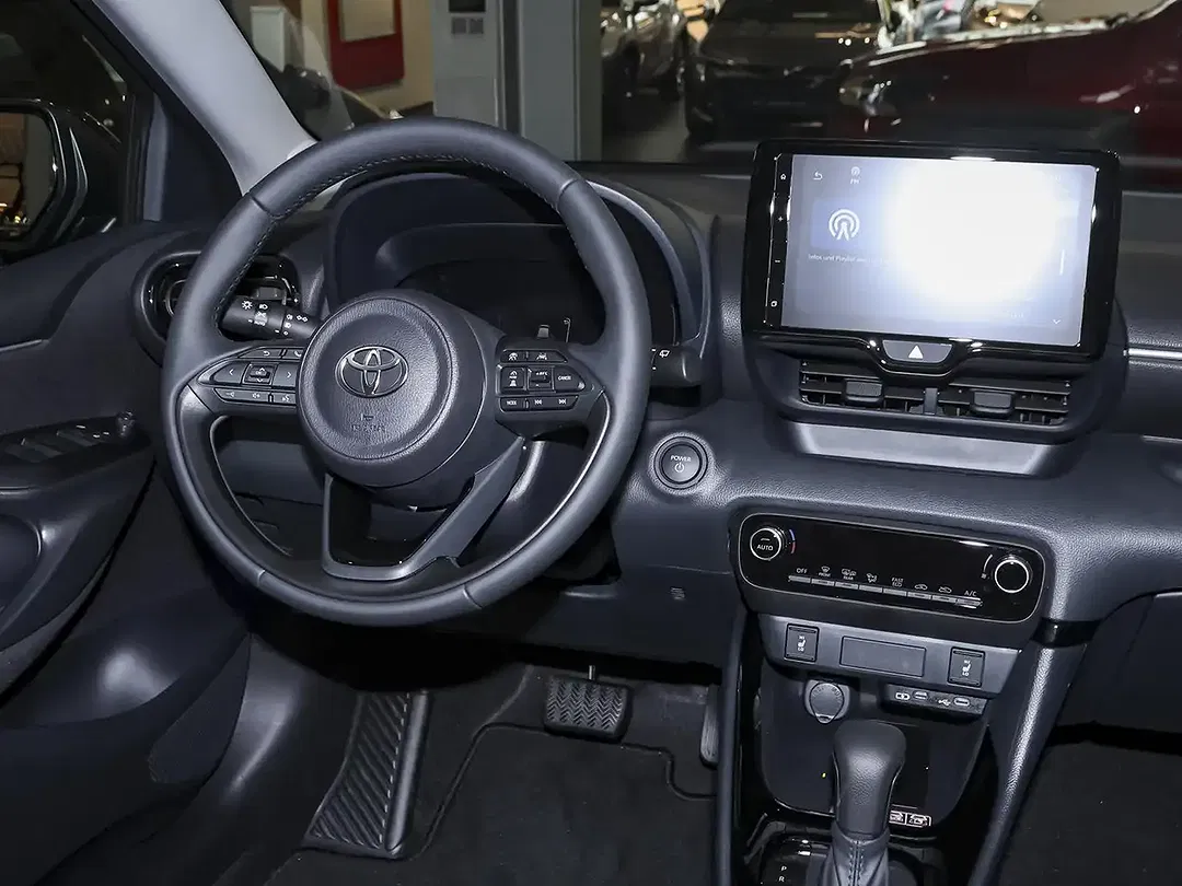 Toyota Yaris - Thumbnail 9