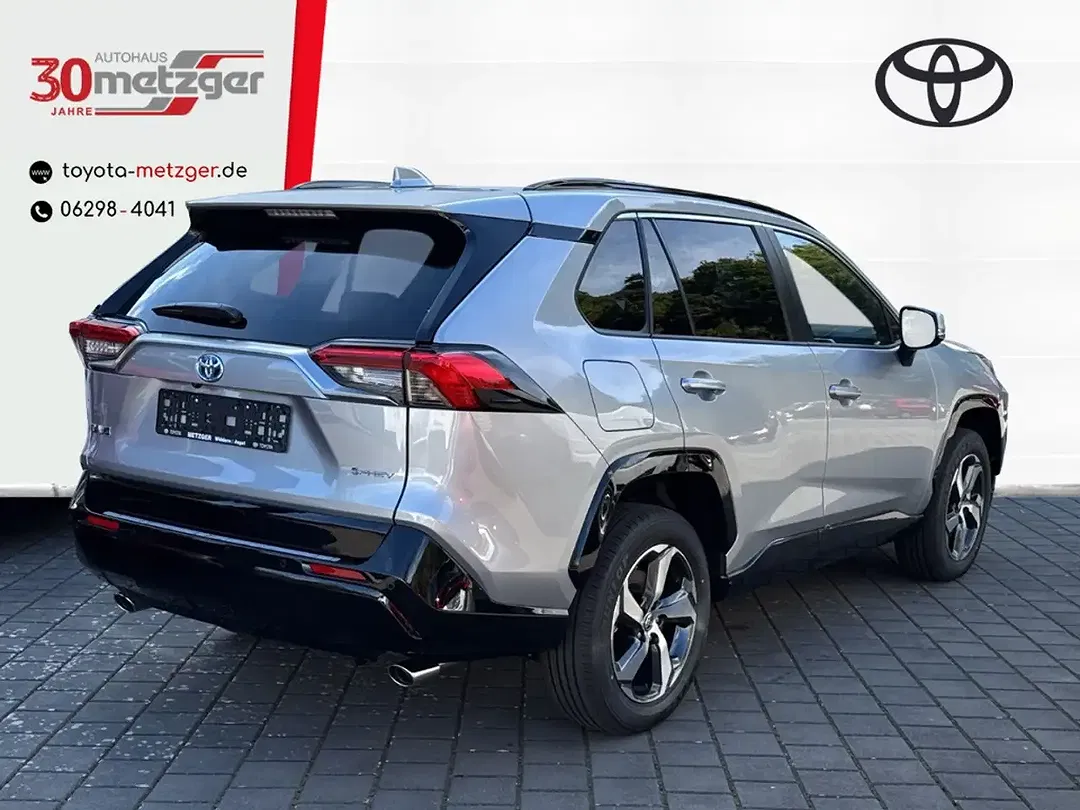 Toyota RAV 4 - Thumbnail 3