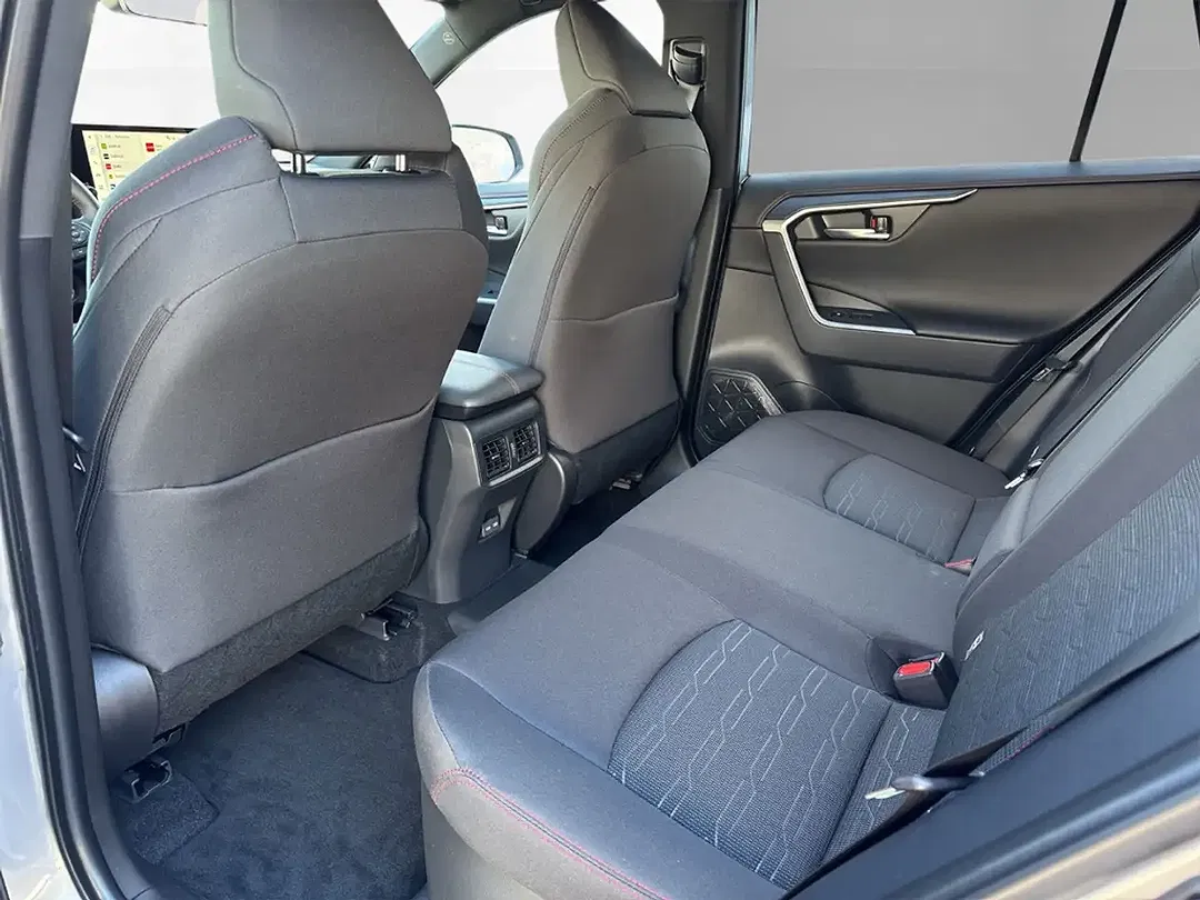Toyota RAV 4 - Thumbnail 9