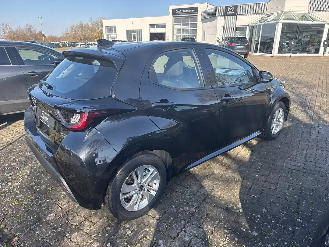 Mazda 2 - Thumbnail 3
