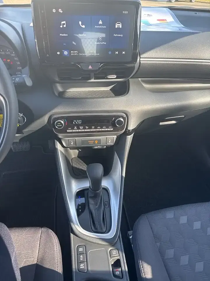 Mazda 2 - Thumbnail 6