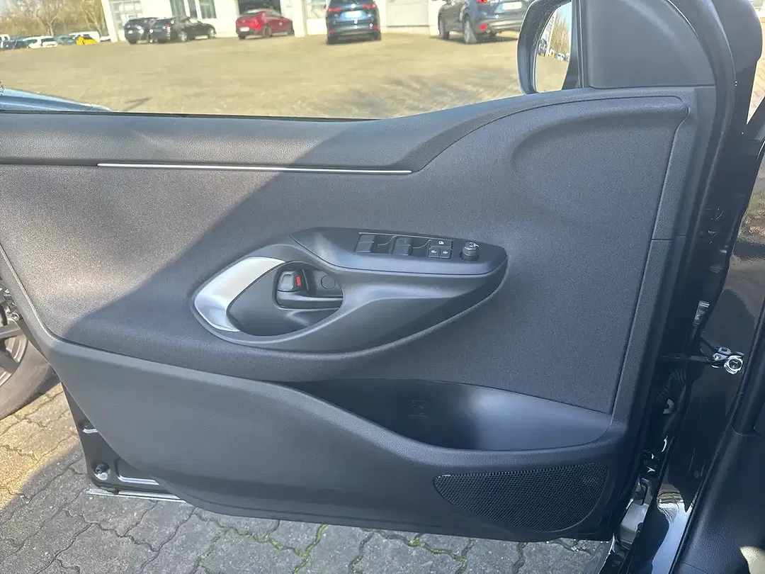 Mazda 2 - Thumbnail 7