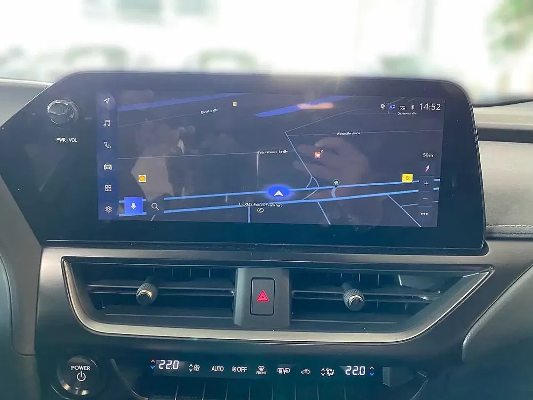 Lexus UX 300h - Thumbnail 13