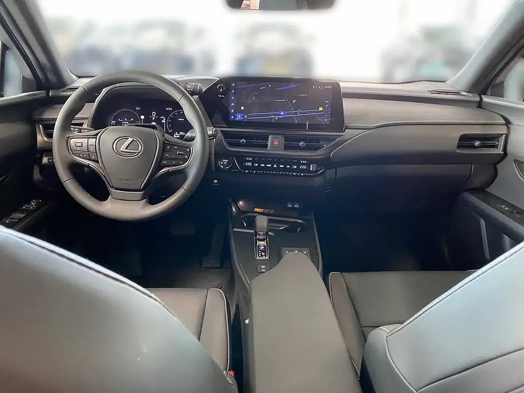 Lexus UX 300h - Thumbnail 14