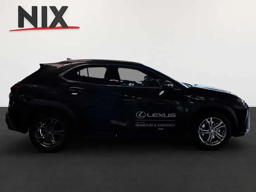 Lexus UX 300h - Thumbnail 3