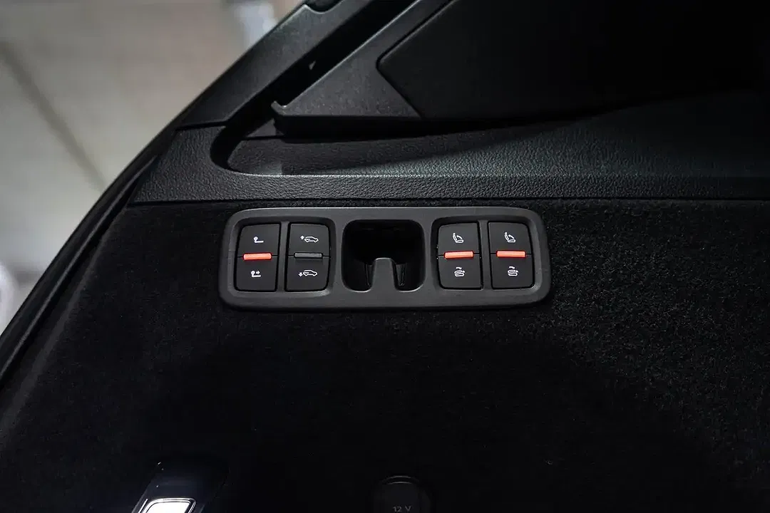 Audi Q7 - Thumbnail 11
