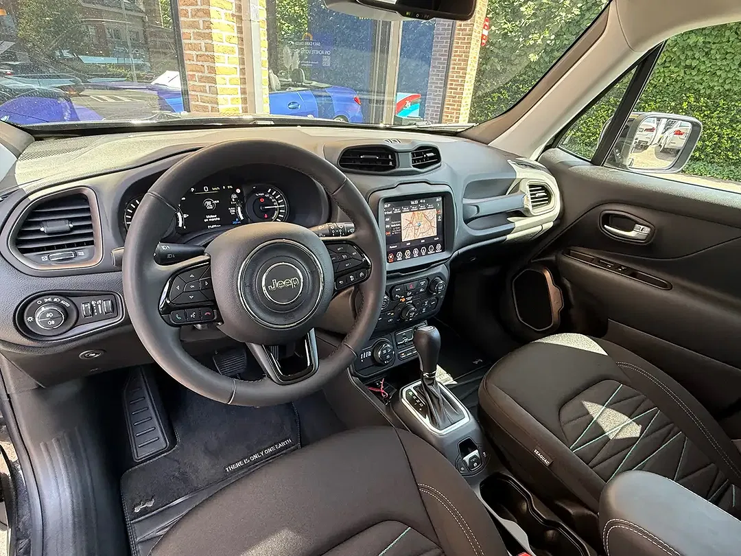 Jeep Renegade - Thumbnail 13