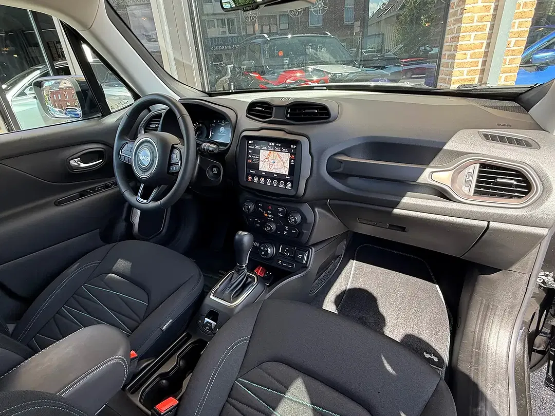 Jeep Renegade - Thumbnail 15
