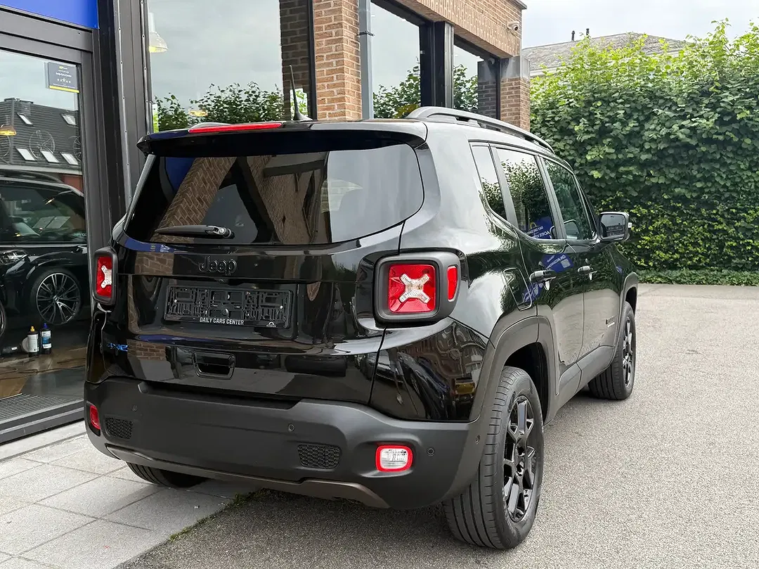 Jeep Renegade - Thumbnail 9