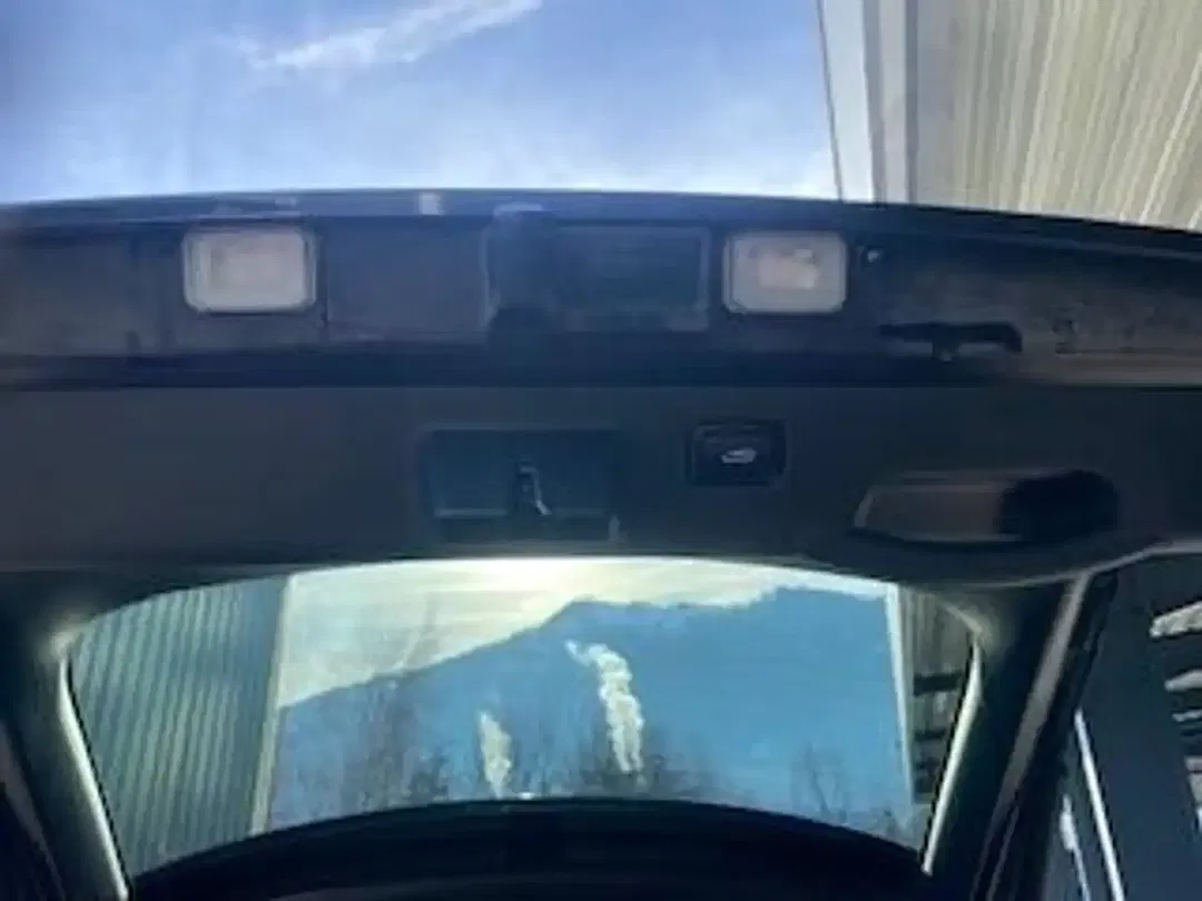 Kia EV6 - Thumbnail 11