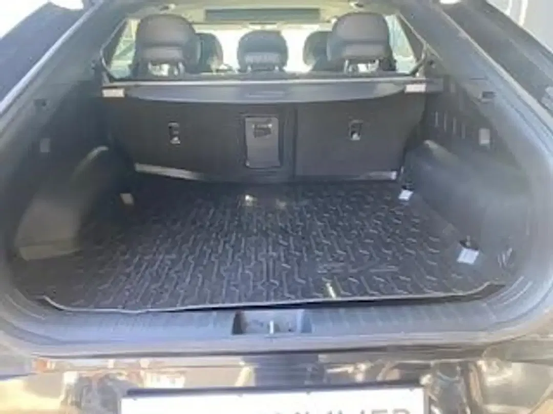 Kia EV6 - Thumbnail 12