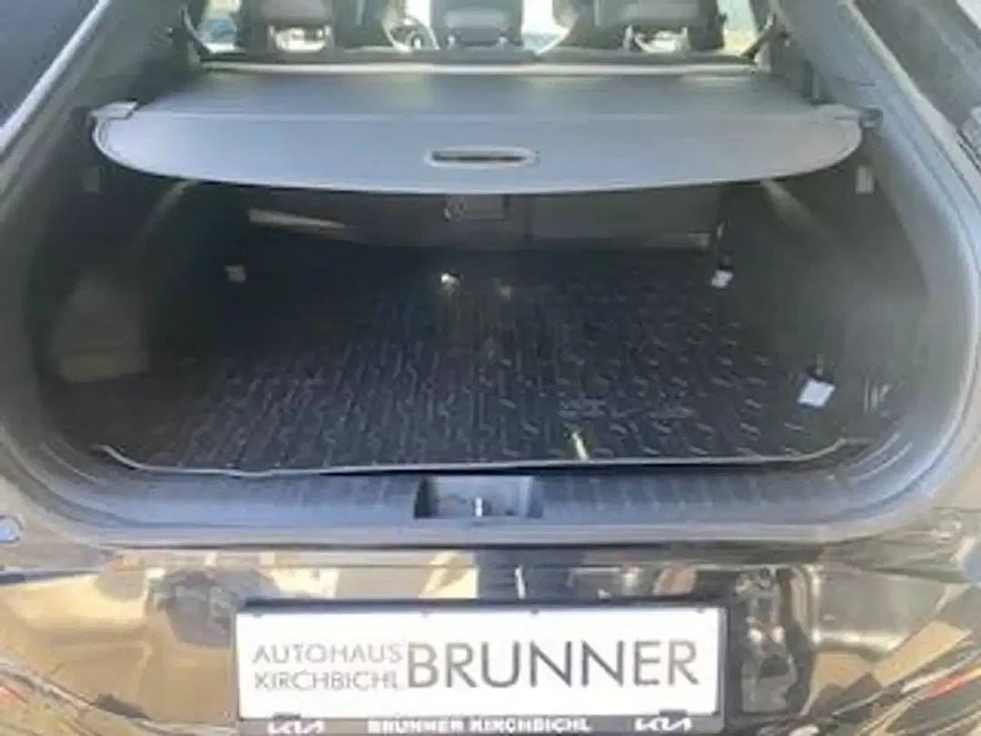 Kia EV6 - Thumbnail 13