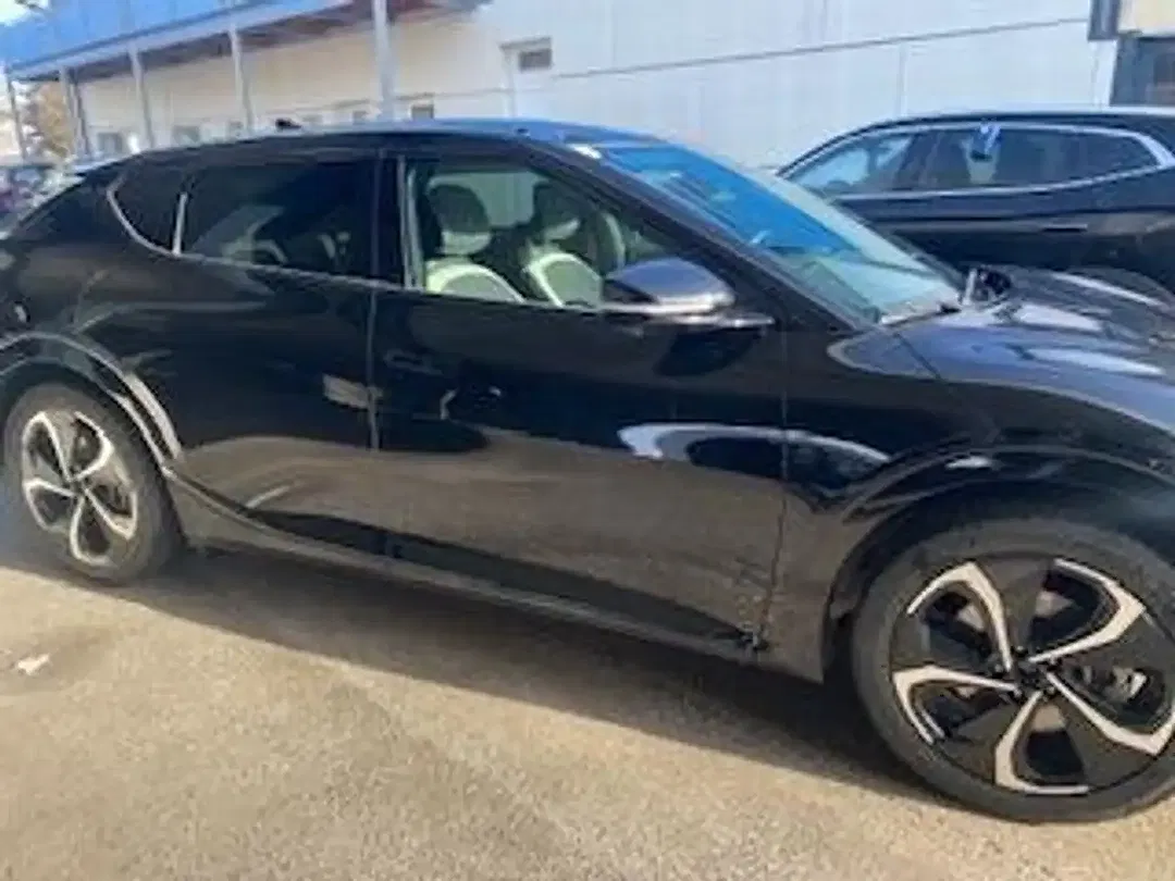 Kia EV6 - Thumbnail 5