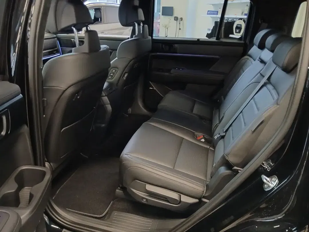 Hyundai SANTA FE - Thumbnail 11