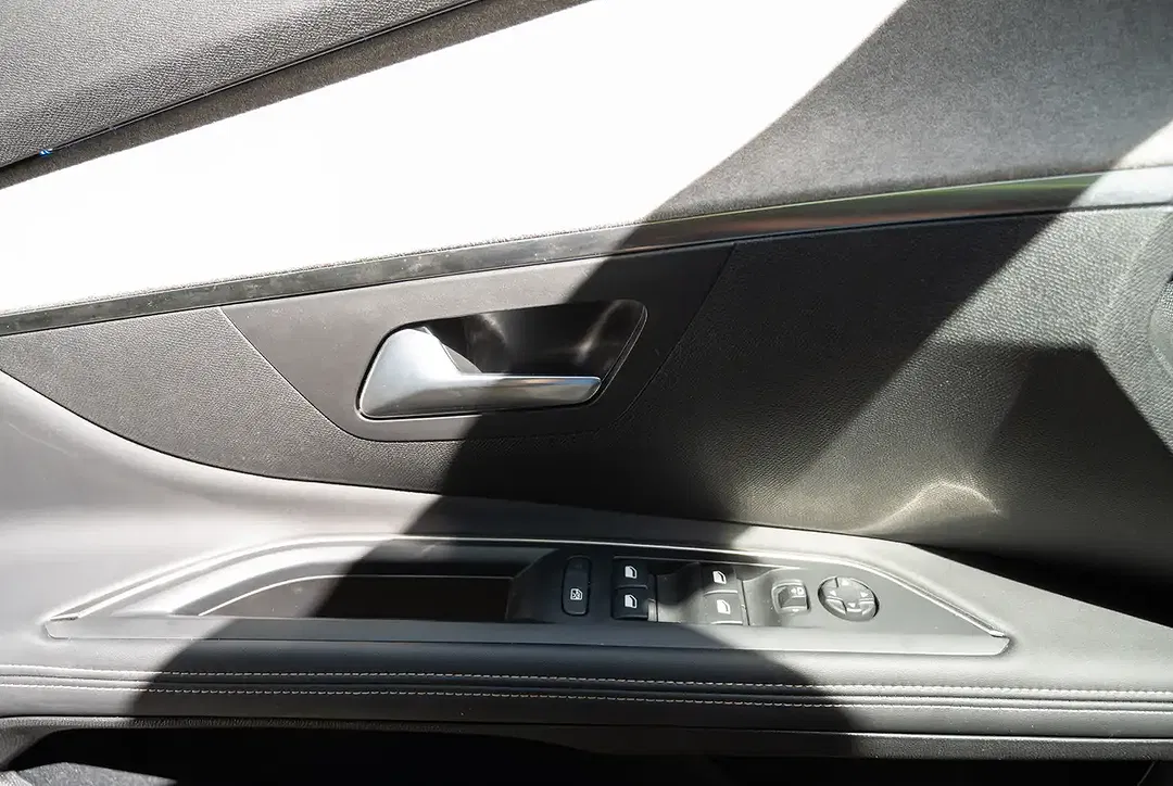 Peugeot 5008 - Thumbnail 10