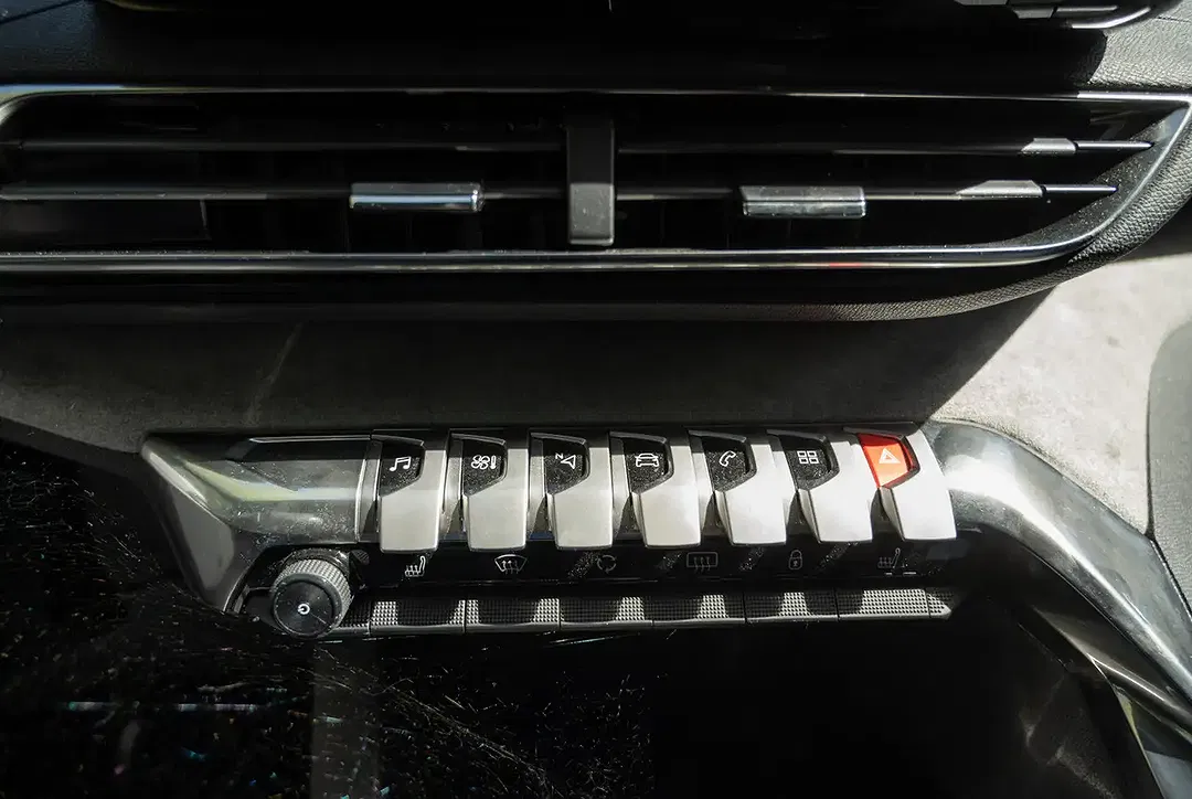 Peugeot 5008 - Thumbnail 8