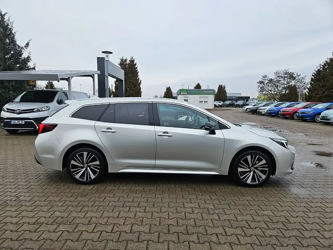 Toyota Corolla - Thumbnail 11