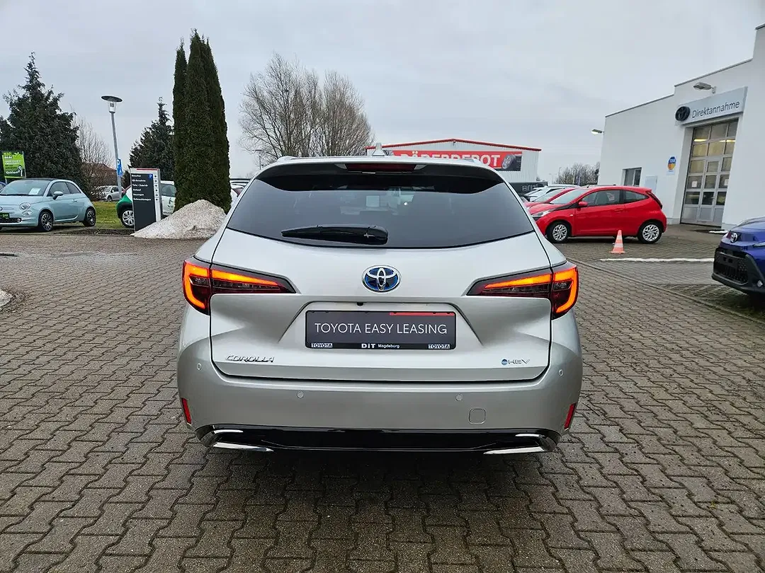 Toyota Corolla - Thumbnail 7
