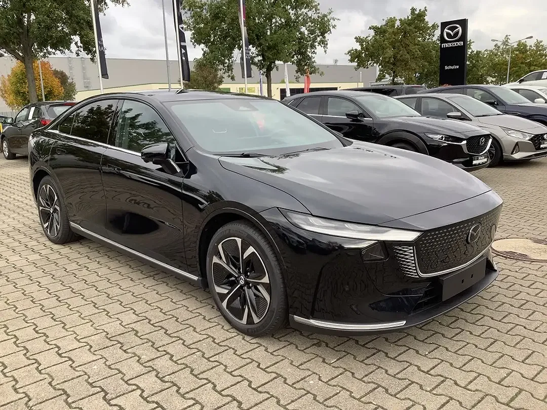 Mazda 6e - Afbeelding 1