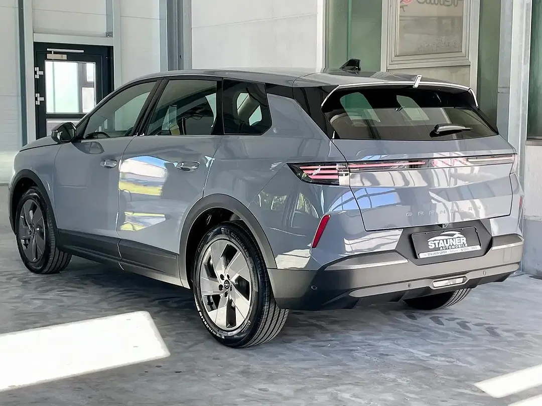 Opel Grandland - Thumbnail 3