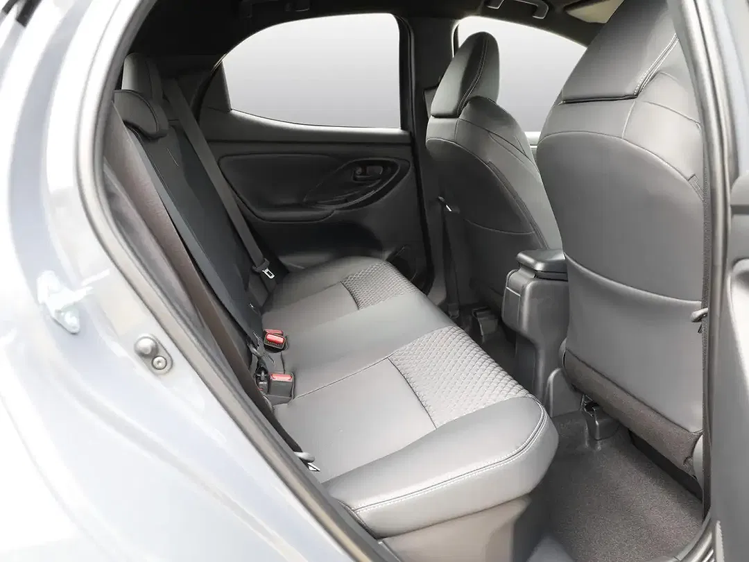 Toyota Yaris - Thumbnail 7