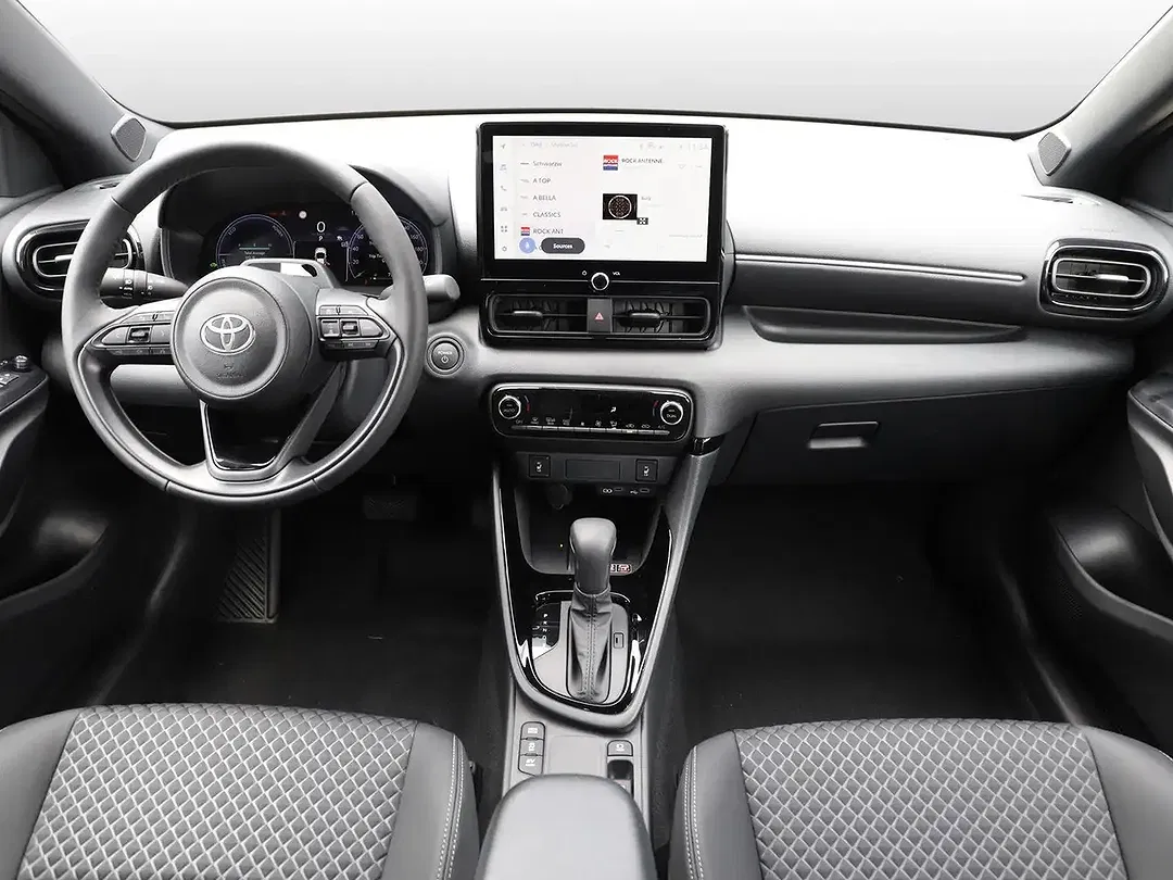 Toyota Yaris - Thumbnail 8