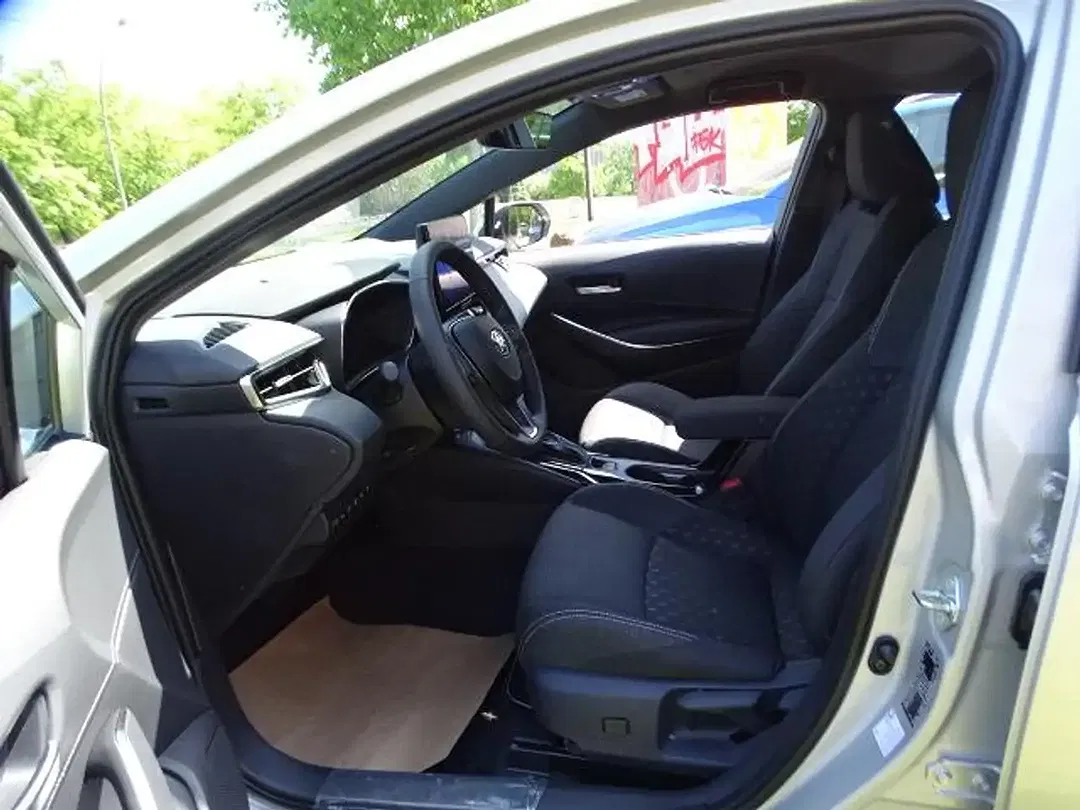 Toyota Corolla - Thumbnail 10