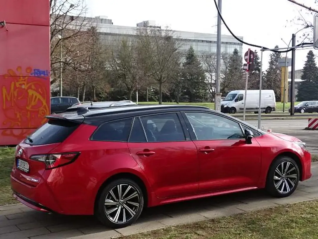Toyota Corolla - Thumbnail 8