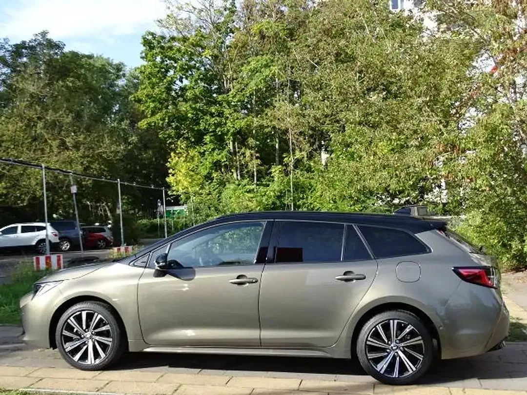 Toyota Corolla - Thumbnail 9