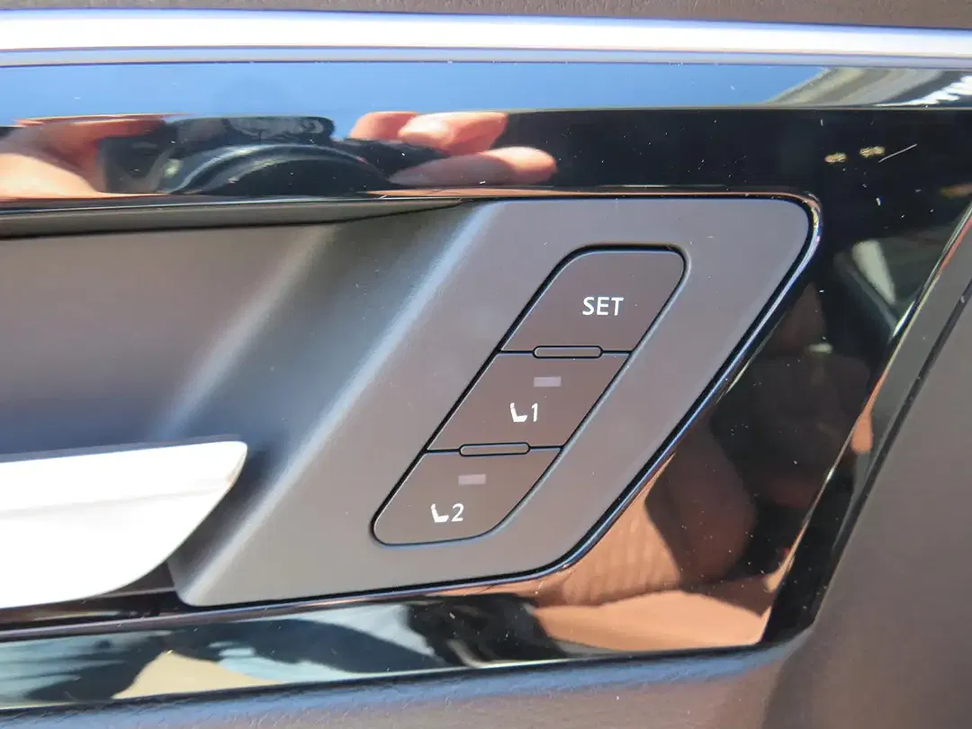 Mitsubishi Outlander - Thumbnail 12