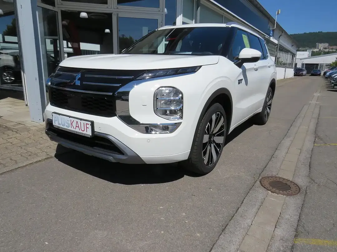 Mitsubishi Outlander - Thumbnail 7