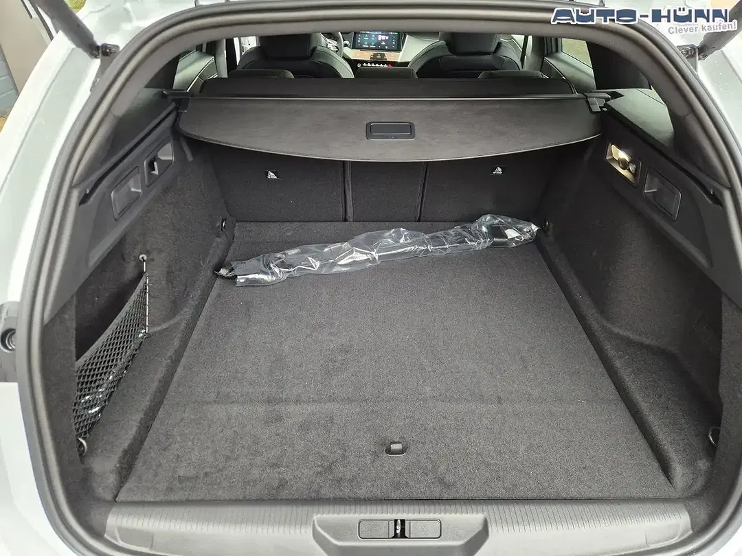 Peugeot 308 - Thumbnail 11