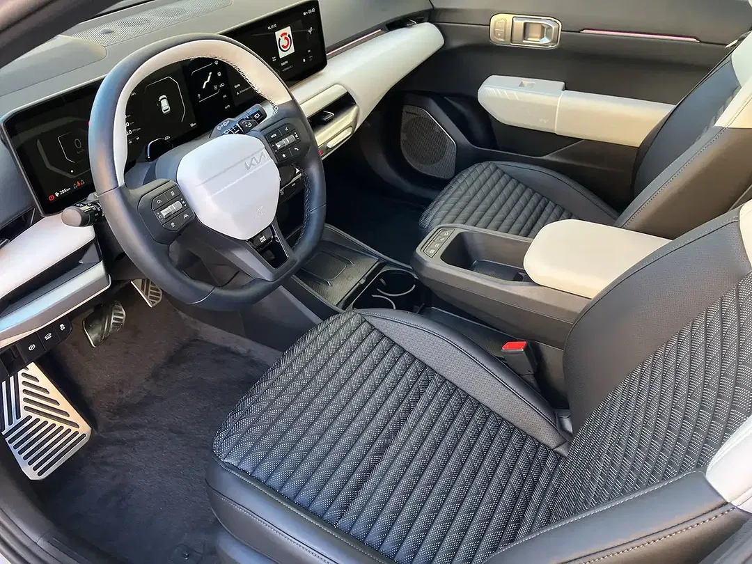 Kia EV4 - Thumbnail 10